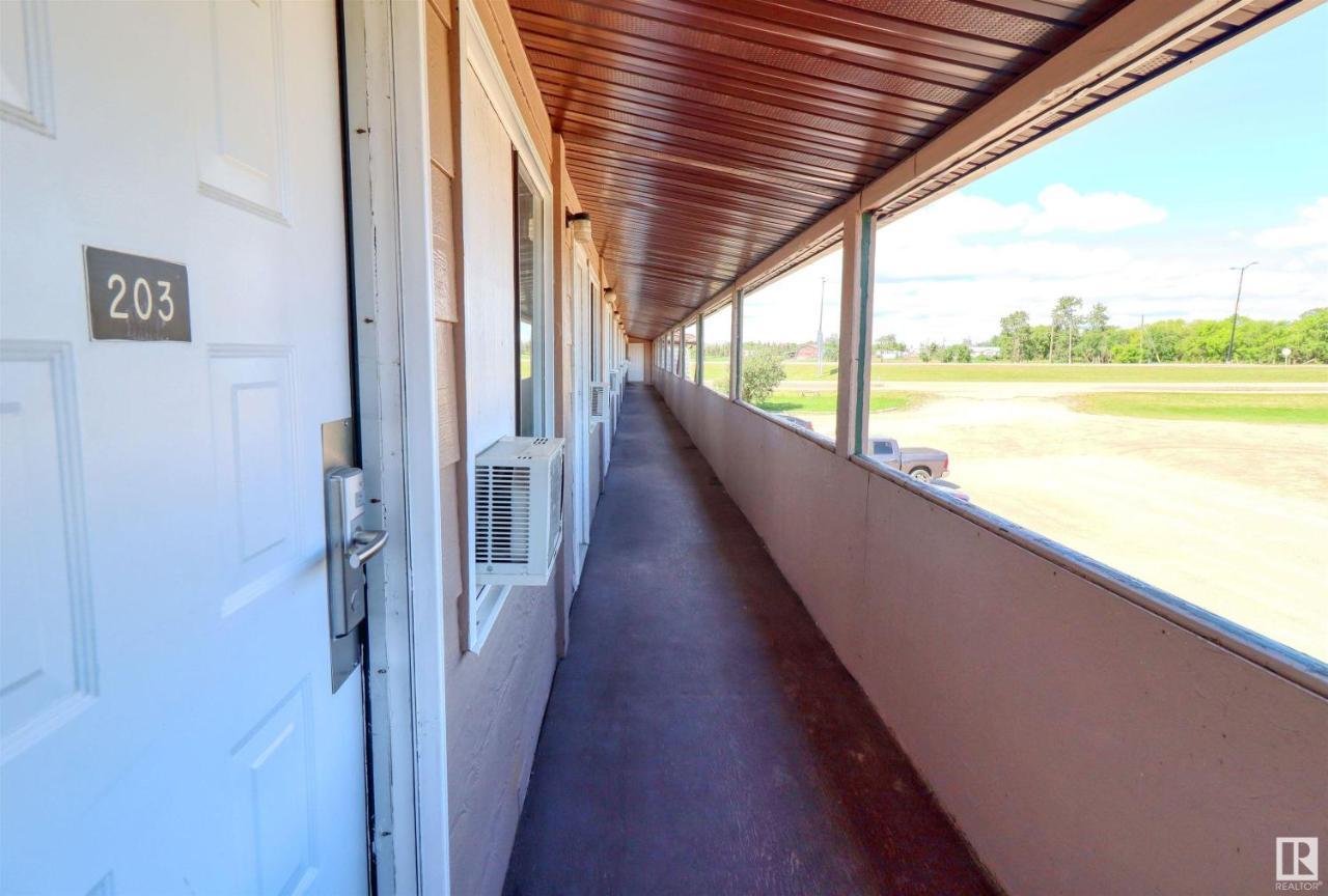 Kings Court Motel Cold Lake Exterior foto